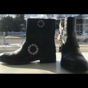 Micheal Kors size 7 leather boot with bling